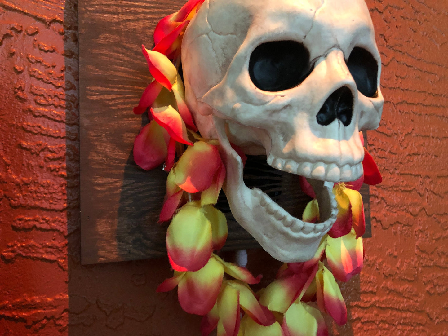 Talking Skull Wall Decor: Customizable Prop