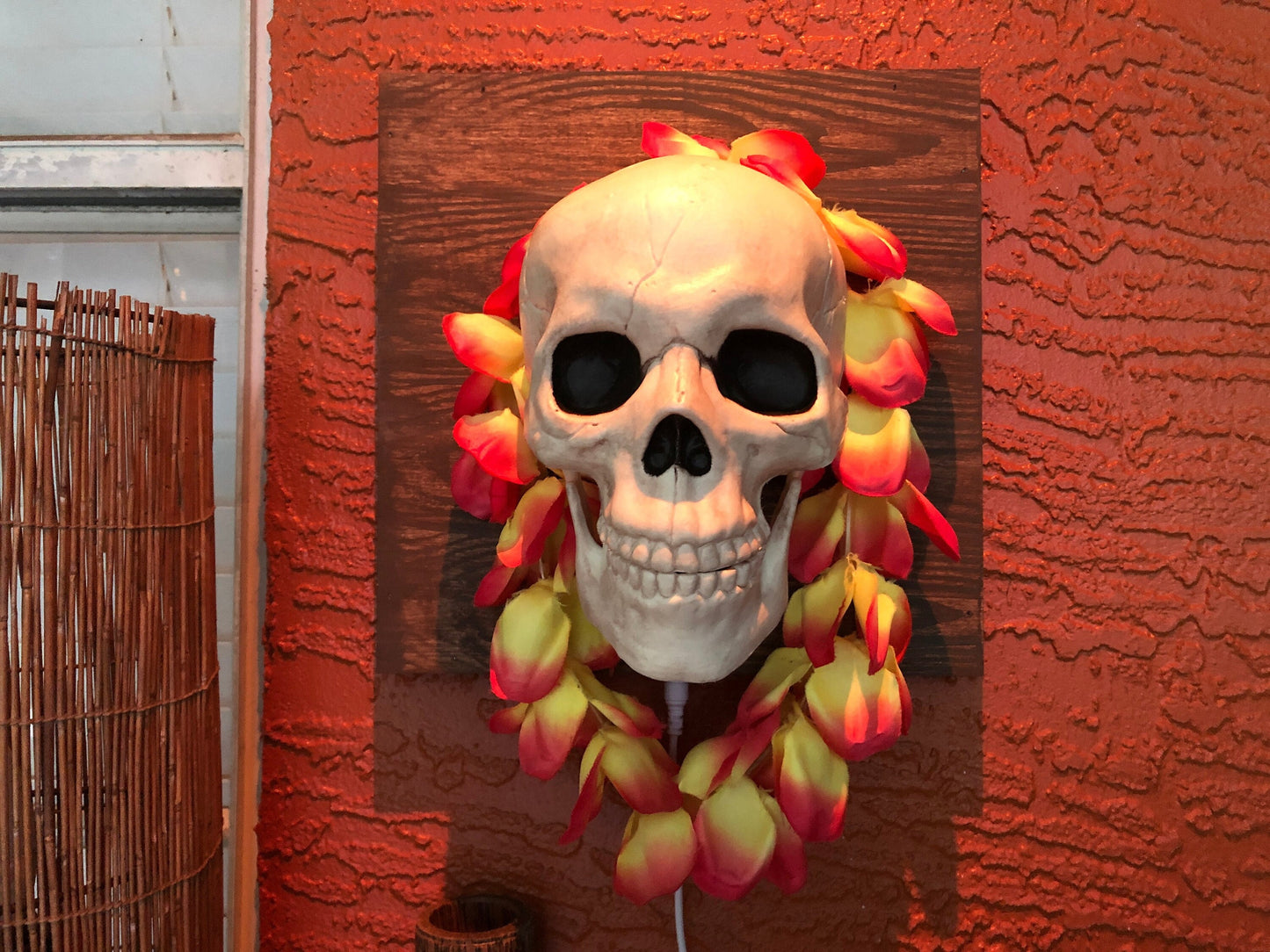 Talking Skull Wall Decor: Customizable Prop